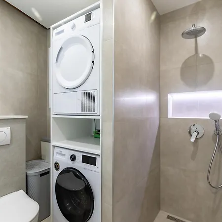 Modern & Fully Equipped In Center Of דירה סראייבו
